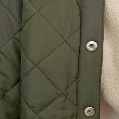 CHAQUETA BATELA JUNIOR SHERPA CON CORCHETES Y CUELLO CAMISERO MK