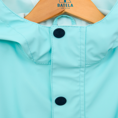 CHUBASQUERO BATELA JUNIOR UNISEX SIN FORRO COSTURAS SELLADAS CG